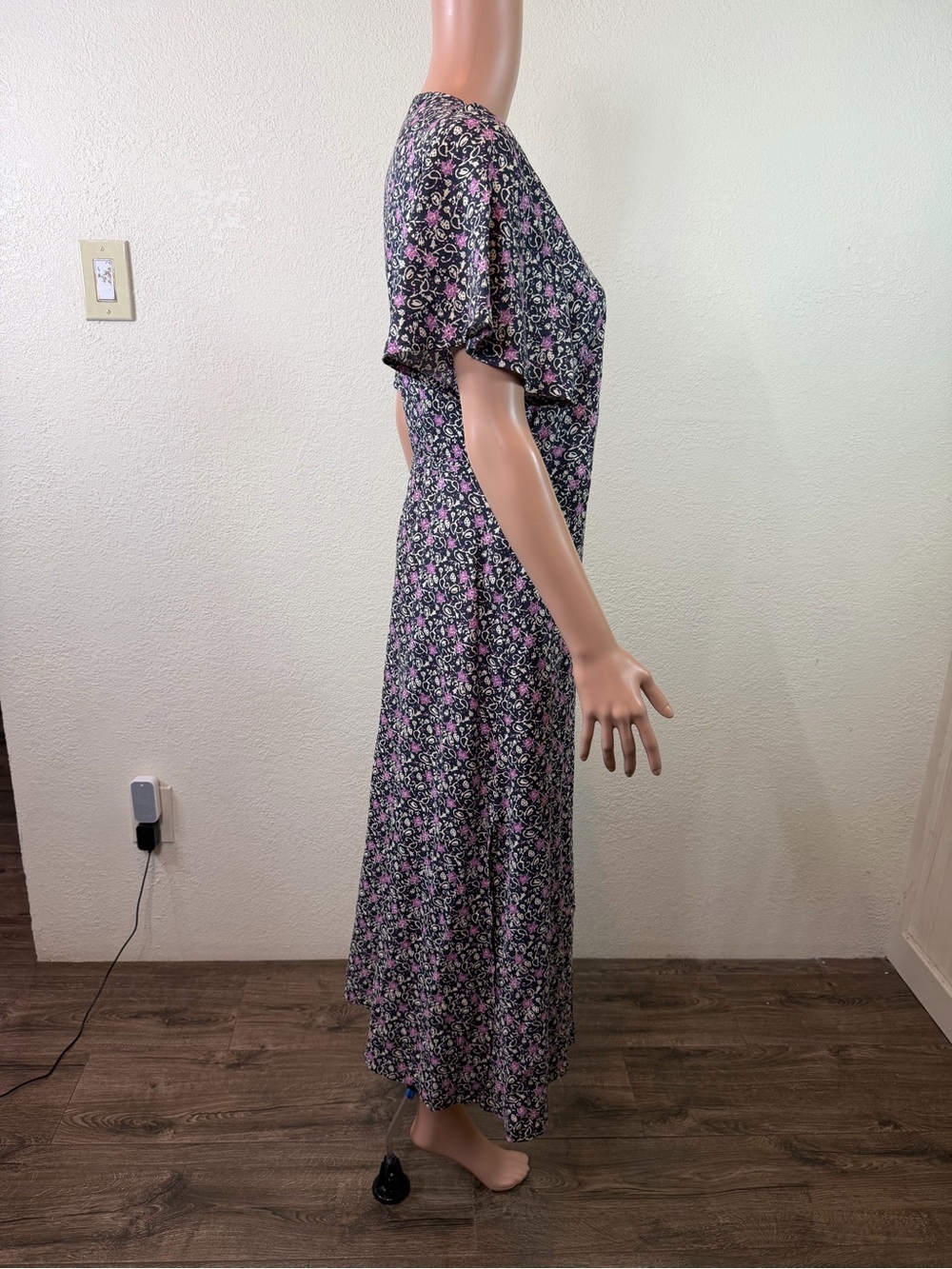 Marine Layer Emlyn Black Purple Floral Midi Wrap Dress Size Large Boho - Picture 8 of 16